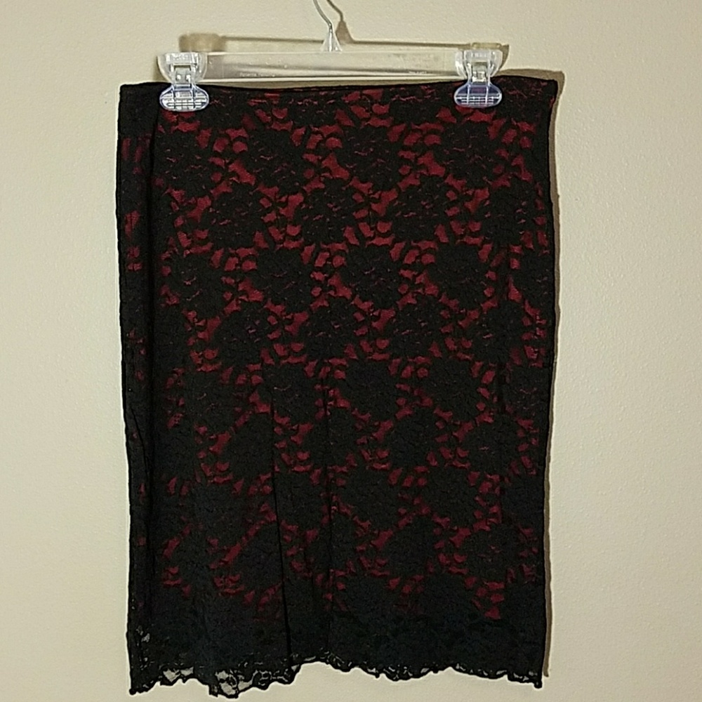New red w/black lace skirt sz L